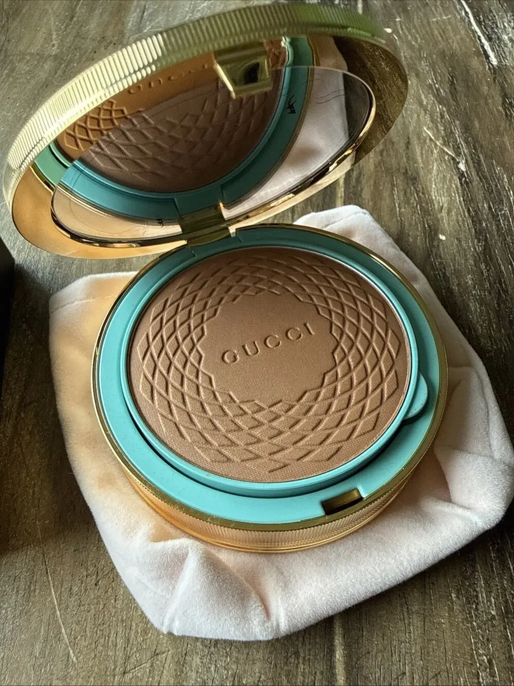 Gucci Poudre de Beauté Éclat Soleil Bronzer 03 Medium – Rare Discontinued NIB